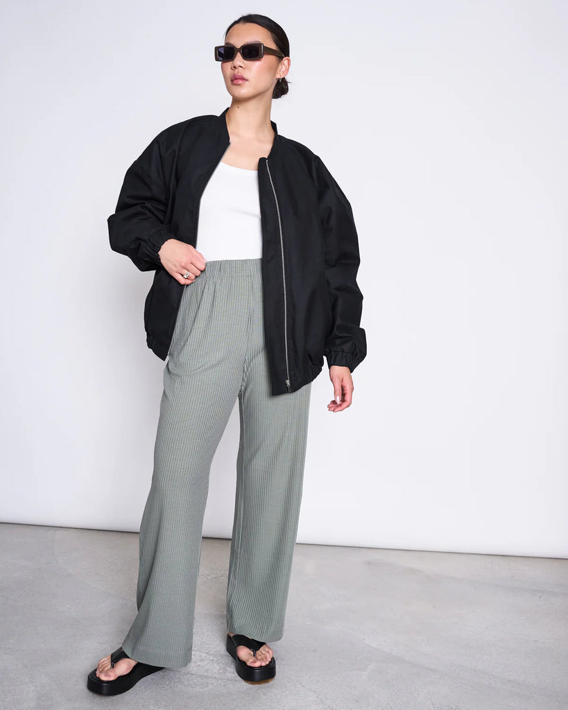 OVERSIZED BLOUSON TANARO BLACK von JAN `N JUNE