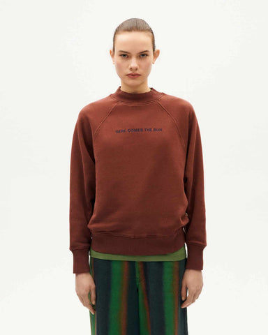 HERE COMES THE SUN COFFEE SWEATSHIRT von THINKING MU